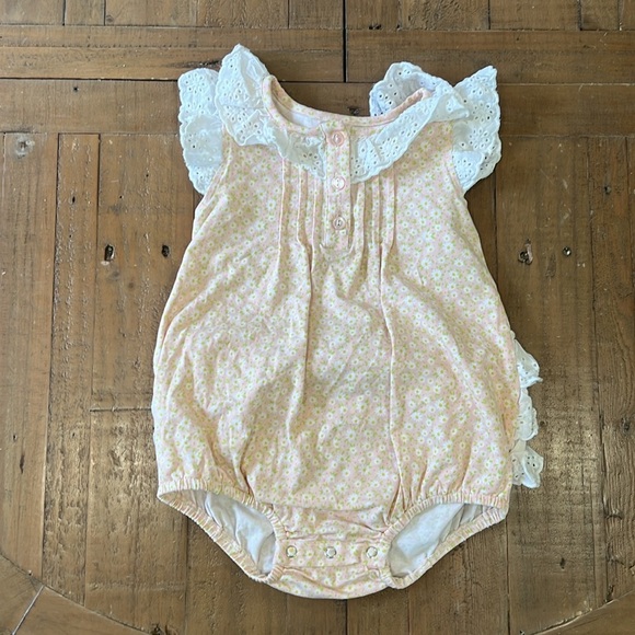 Serendipity ditzy floral eyelet ruffled bubble romper - Picture 7 of 10